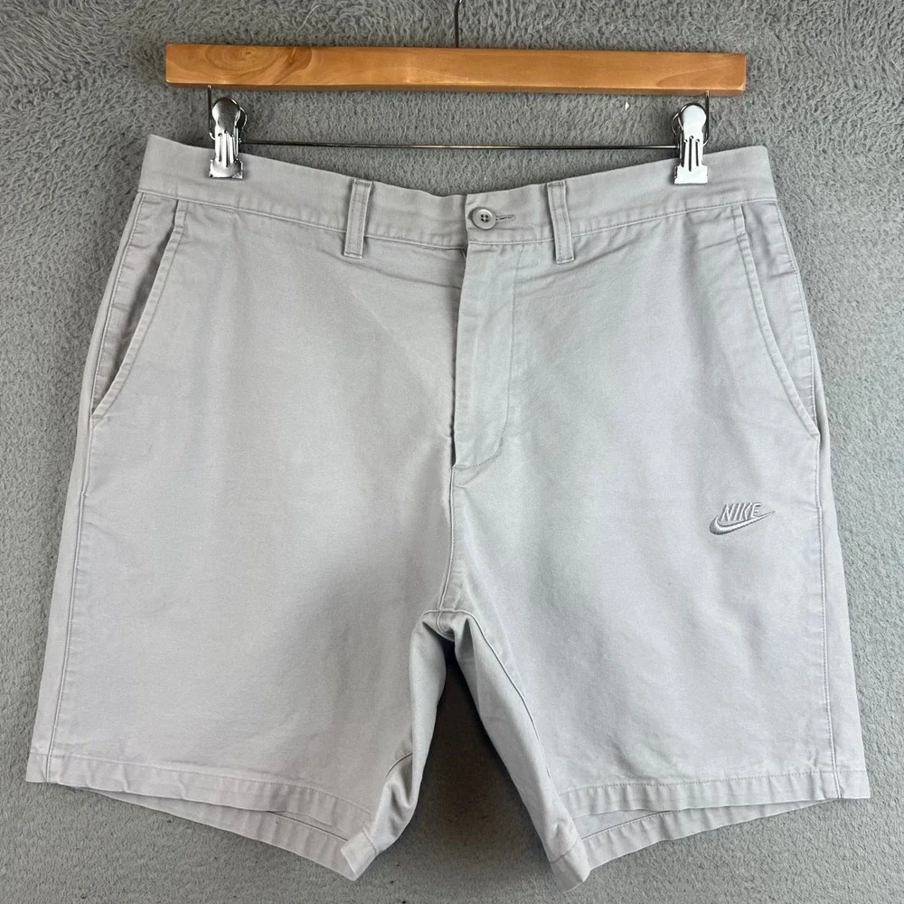 Nike Mens Light Gray Cotton Twill Chino Shorts Size 34 Casual Sportswear Logo